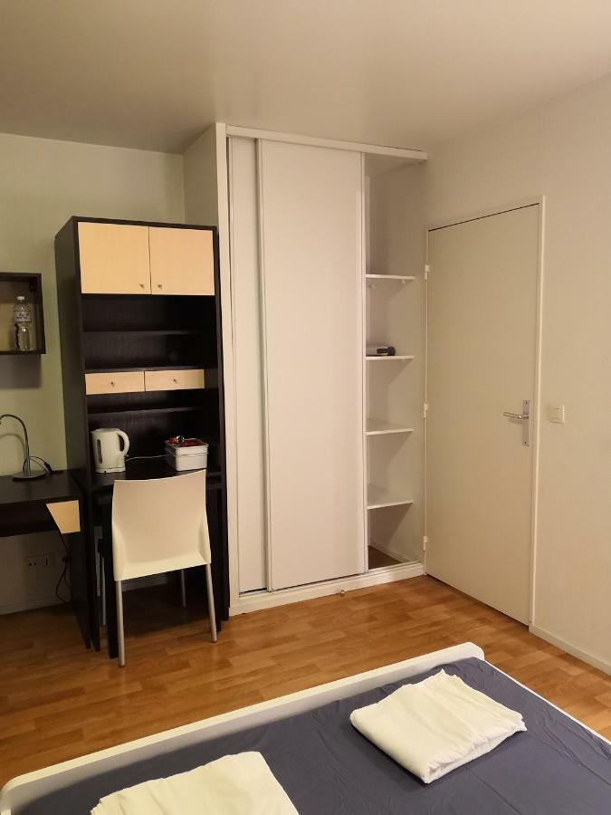 Studio Lumineux 10 Min A La Defense Rueil-Malmaison Bagian luar foto
